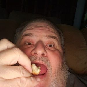 Meet your Posher, Louis